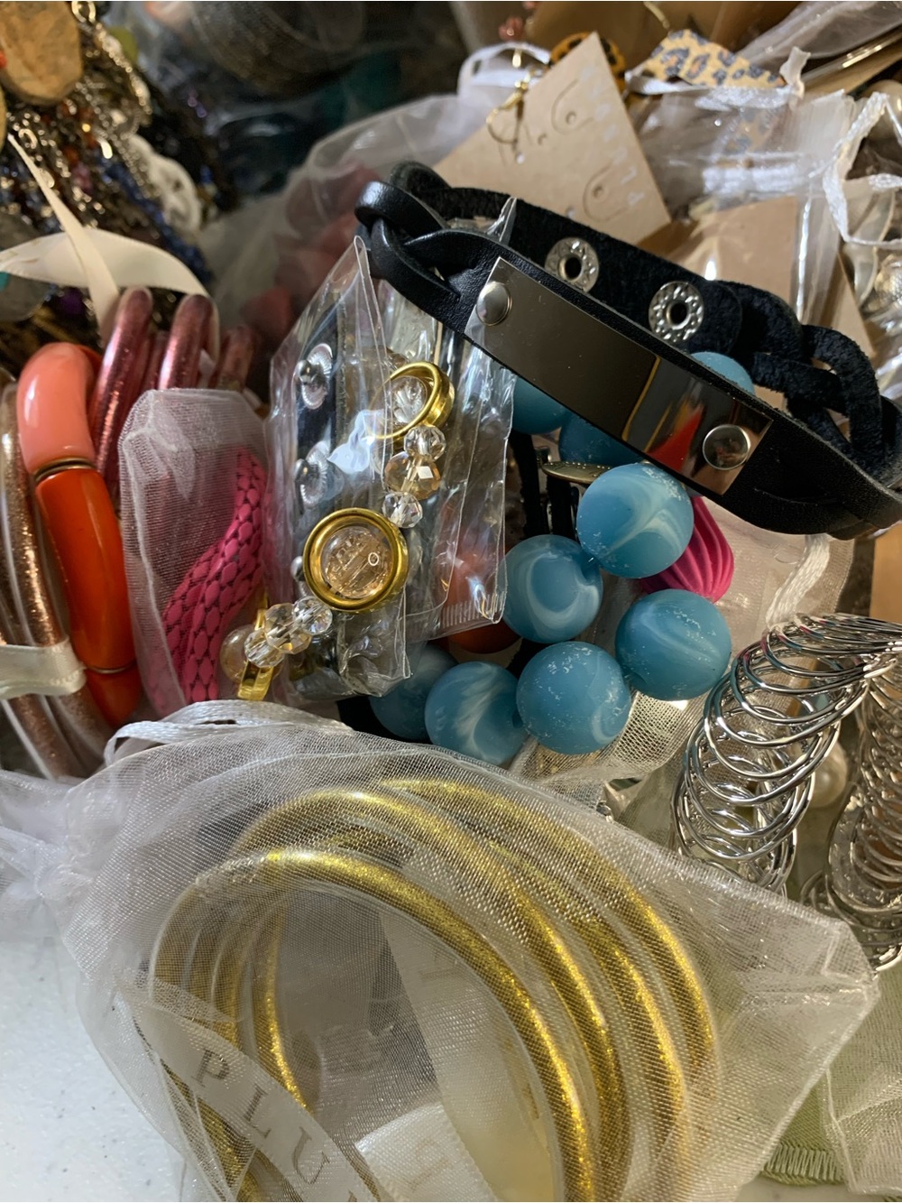 83 New Pieces of Plunder Mix Jewelry Earrings, Bracelets and Necklaces - Picture 3 of 3